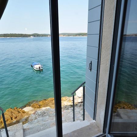 Апартаменты Arnolongo Sea View Ровинь Экстерьер фото
