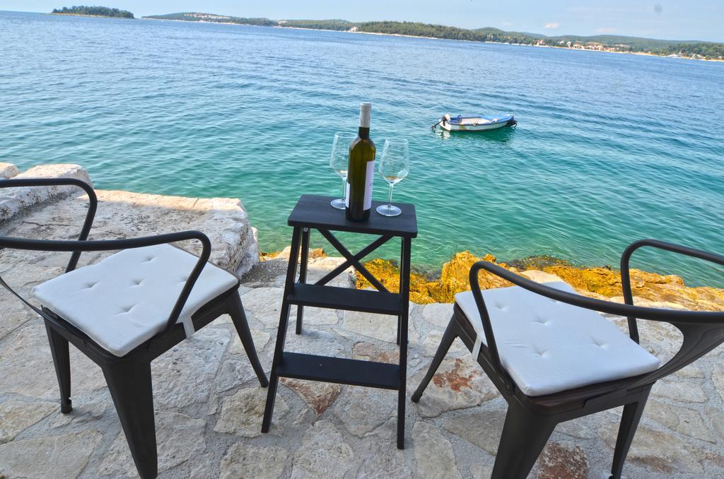 Апартаменты Arnolongo Sea View Ровинь Экстерьер фото